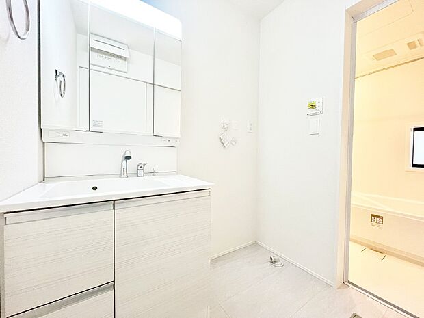 広々とゆとりのあるランドリースペース。  