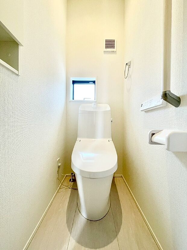 トイレは安心の2箇所!朝のバタバタも一安心です。