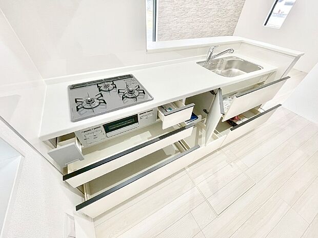 使いやすさを優先したスライド式収納タイプ!