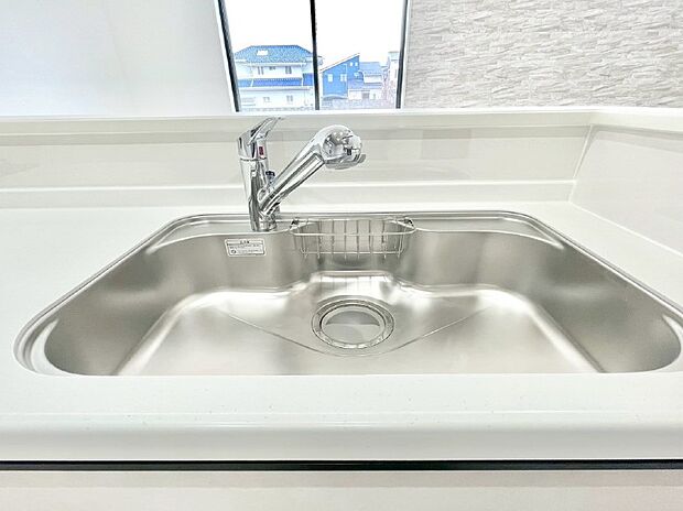 いつでも清潔なおいしいお水を。一つの水栓で水道水と浄水を使い分け。