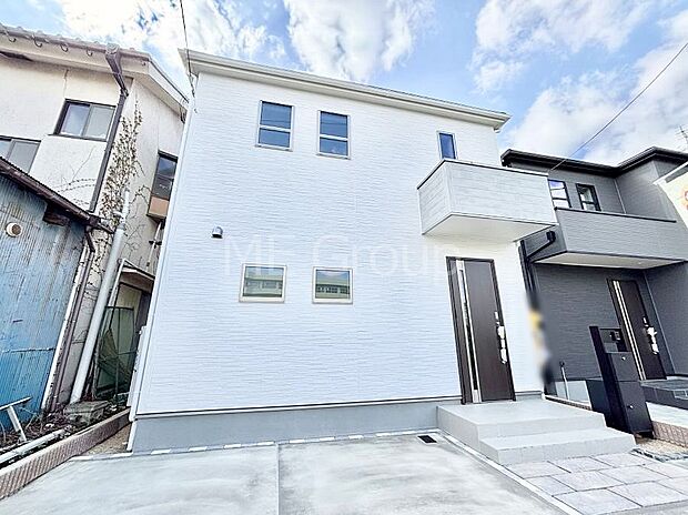 洗練された外観、上質な住空間が広がる室内は永く安心して過ごせる住居です。