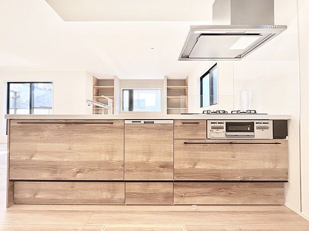 リビングで遊ぶお子様を見守りながらお料理ができる対面キッチン