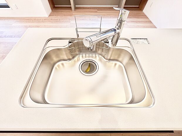 広々としたシンクでお料理やお皿洗いもラクラク快適に!