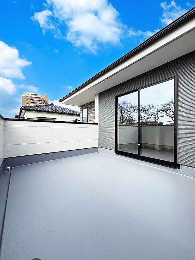 開放感あるルーフバルコニー