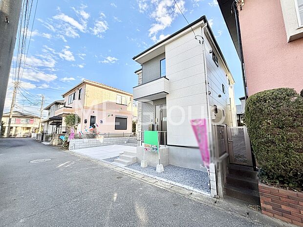 洗練された外観、上質な住空間が広がる室内は永く安心して過ごせる住居です。