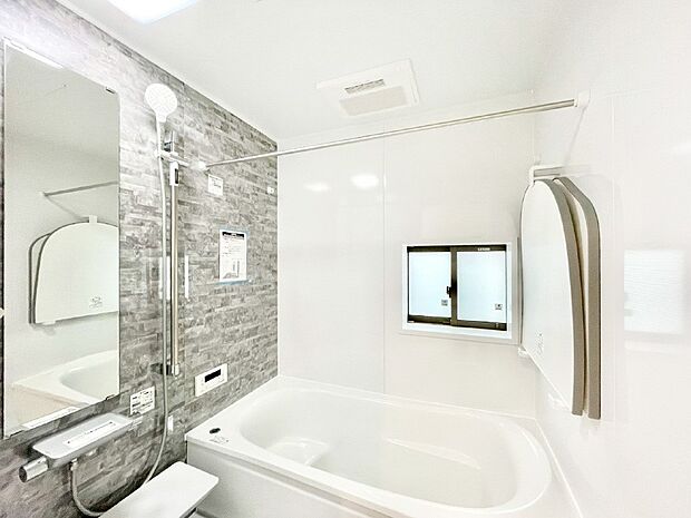 落ち着いた雰囲気でゆっくりお寛ぎいただけるバスルーム