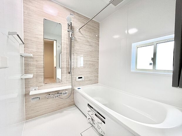 落ち着いた雰囲気でゆっくりお寛ぎいただけるバスルーム