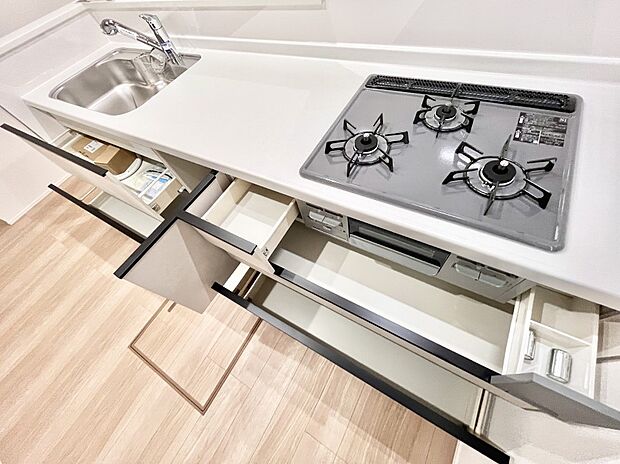 使いやすさを優先したスライド式収納タイプ!