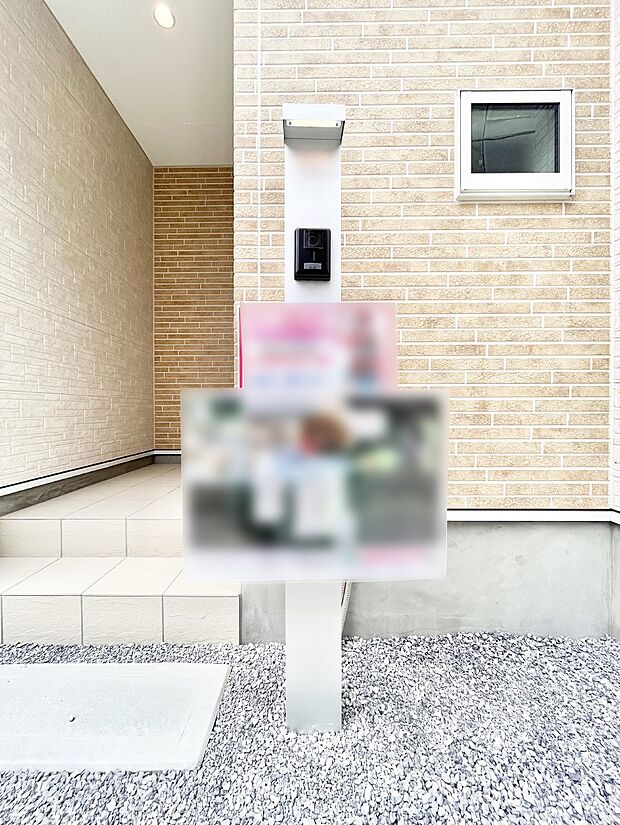 シンプルデザインのポスト。