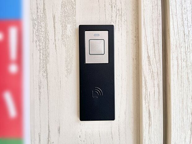 スマートに開錠できる電子キー  