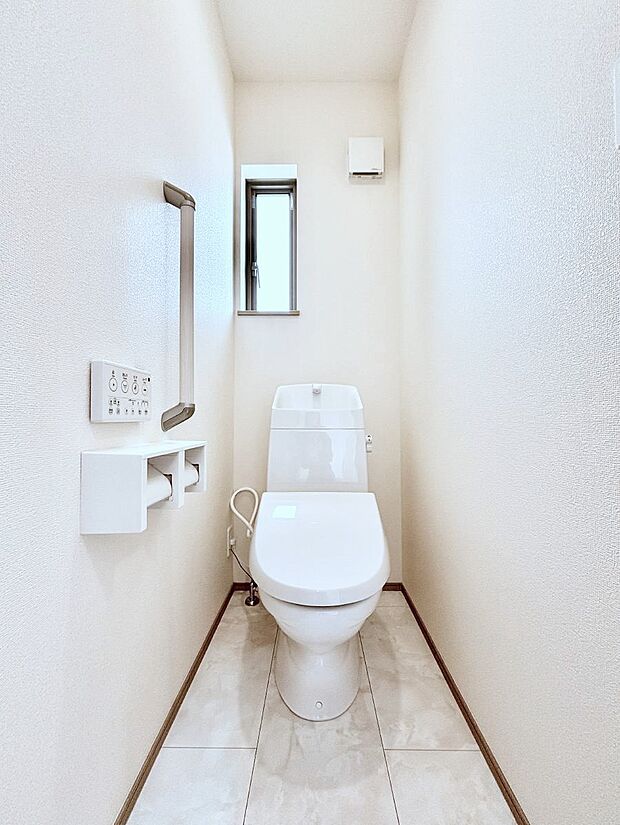 トイレは温水洗浄機能付き