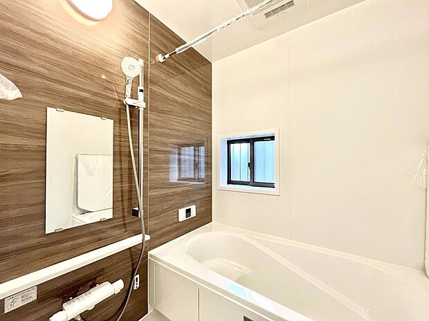 落ち着いた雰囲気でゆっくりお寛ぎいただけるバスルーム