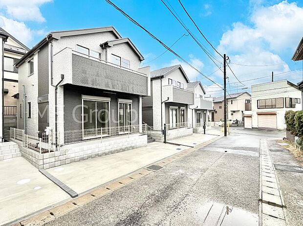 前面道路はきちんと整備されています