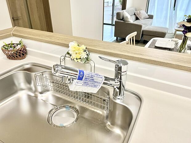 浄水器一体型のキッチンで洗い物用・料理用と切り替え簡単!