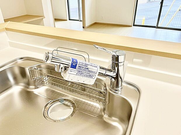 浄水器一体型のキッチンで洗い物用・料理用と切り替え簡単!