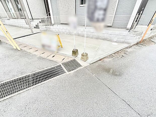 目の前が駐車場だと雨の日も大量にお買い物をした時も便利ですね