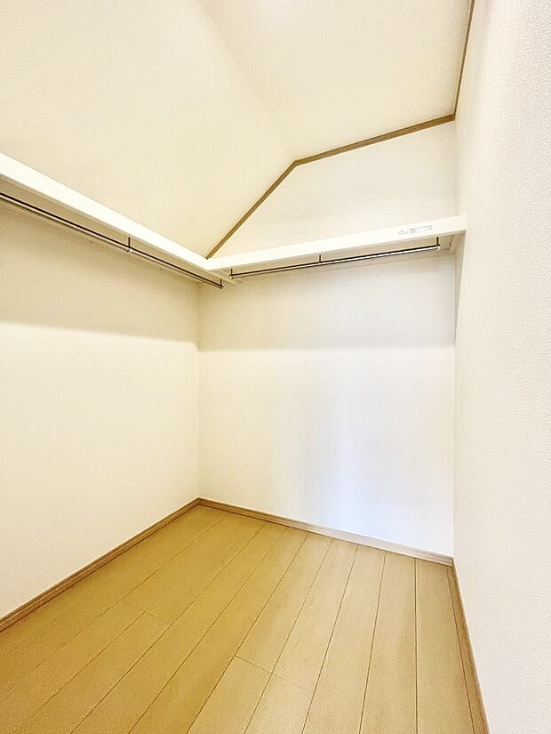 ウォークインクローゼットのある住まいでスッキリ快適な生活を