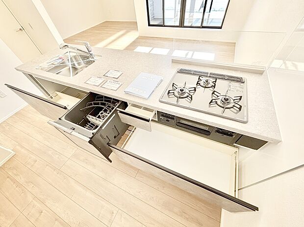 使いやすさを優先したスライド式収納タイプ！