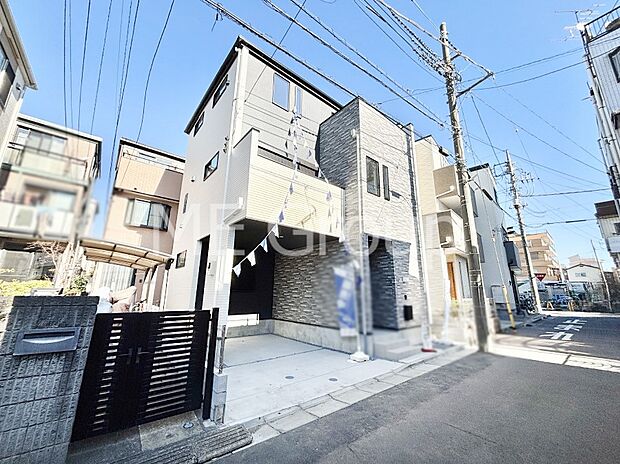 溢れる陽光でご家族の笑顔も輝く