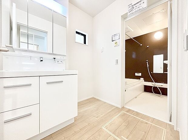 広々とゆとりのあるランドリースペース。  