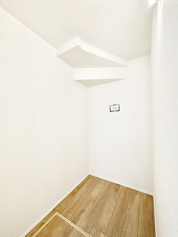 1F　ウォークインクローゼット付きで生活空間を広く利用できます。　