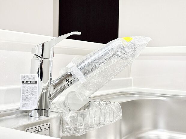 いつでも清潔なおいしいお水を。一つの水栓で水道水と浄水を使い分け。