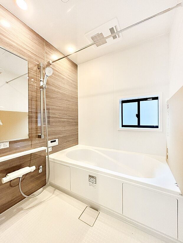 落ち着いた雰囲気でゆっくりお寛ぎいただけるバスルーム