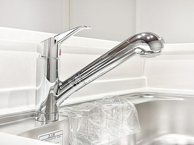 いつでも清潔なおいしいお水を。一つの水栓で水道水と浄水を使い分け。