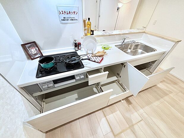 使いやすさを優先したスライド式収納タイプ!