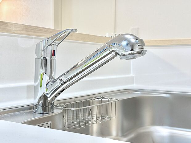 いつでも清潔なおいしいお水を。一つの水栓で水道水と浄水を使い分け。