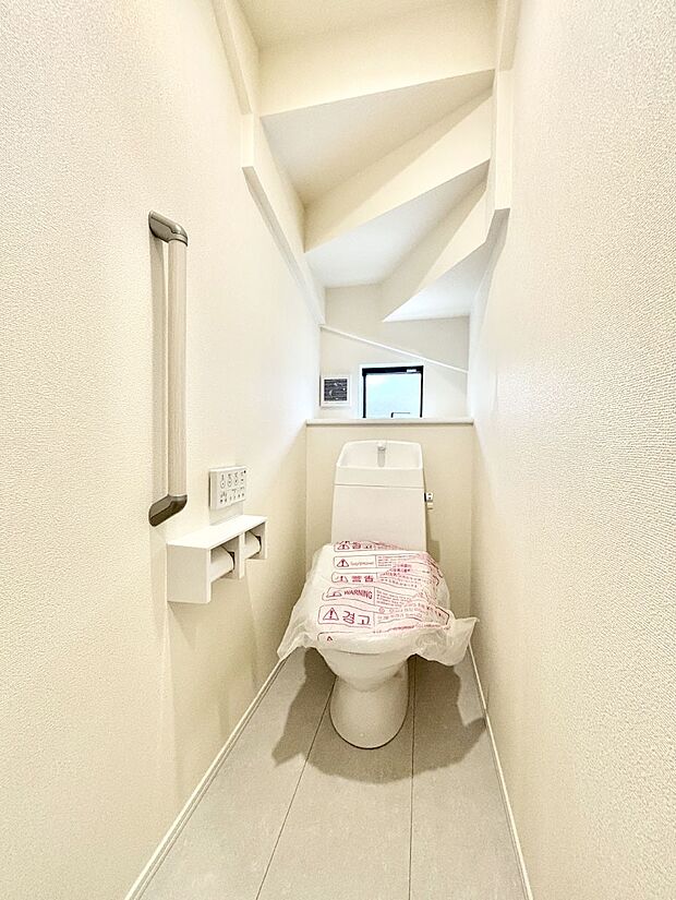 トイレは1階と2階それぞれに配置されていてとても便利です。