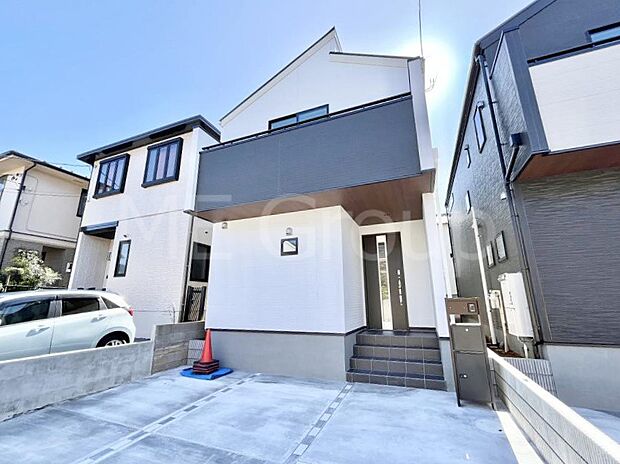 洗練された外観、上質な住空間が広がる室内は永く安心して過ごせる住居です。