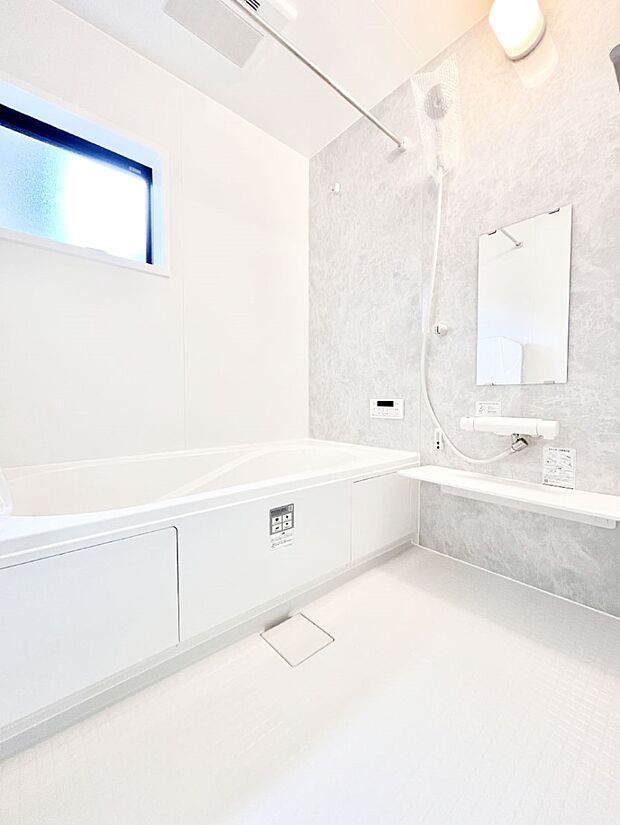 浴室乾燥機付きのバスルームでいつでも快適なバスタイムが楽しめます!