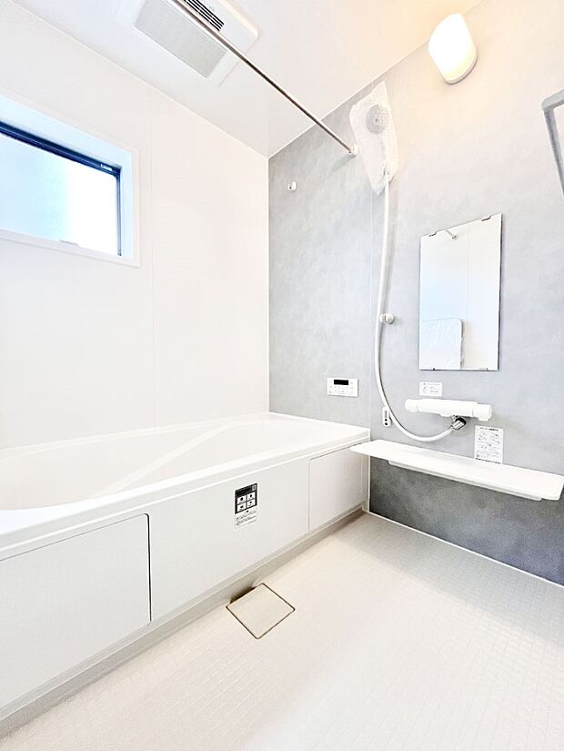 浴室乾燥機付きのバスルームでいつでも快適なバスタイムが楽しめます！