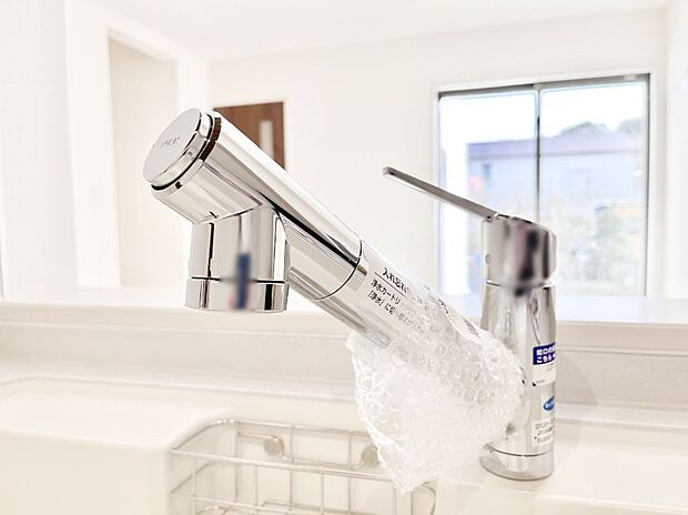 いつでも清潔なおいしいお水を。一つの水栓で水道水と浄水を使い分け。