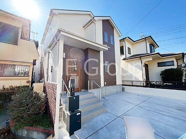 たっぷりの陽光と心地よい風が舞い込む住まい