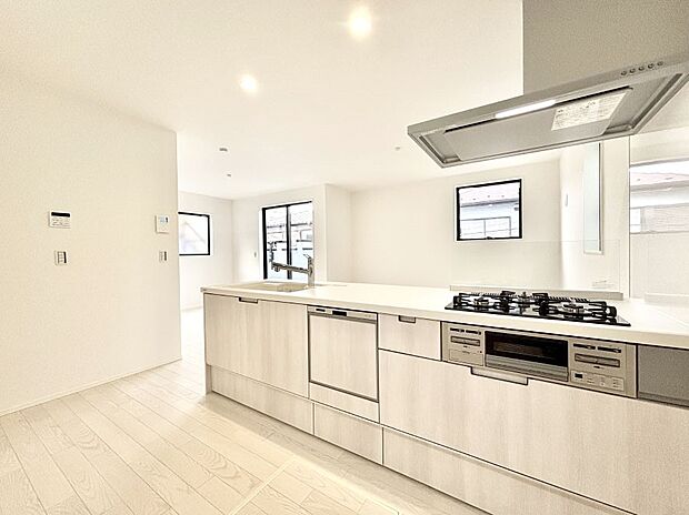 料理をしながらでもご家族との会話を楽しめる対面キッチン