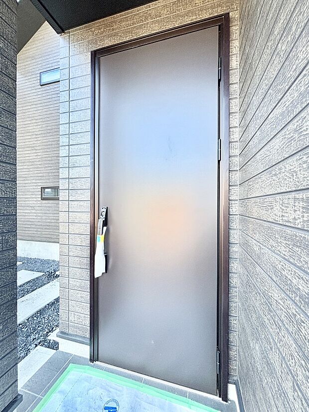 住まいの顔を演出する、玄関ドア。