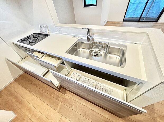 使いやすさを優先したスライド式収納タイプ！