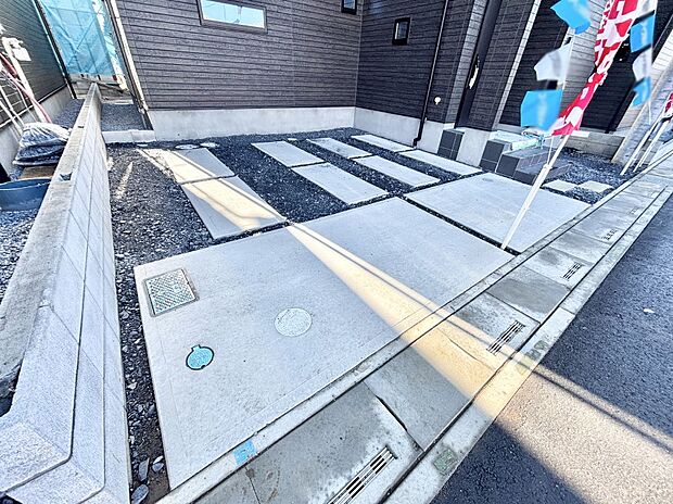 駐車2台可能！急なお客様の駐車に。また、ご家族の自転車スペースとしても大活躍。