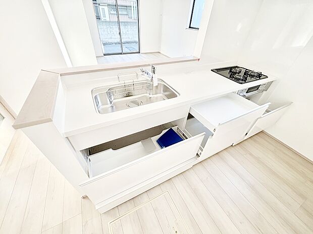 使いやすさを優先したスライド式収納タイプ!