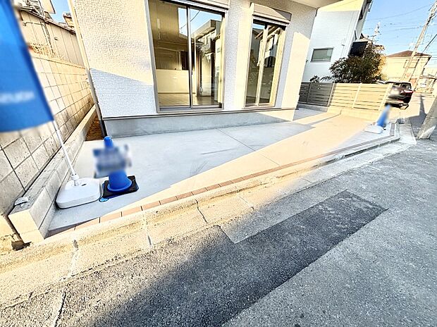 カースペース2台駐車可。セカンドカーや来客時に便利です!