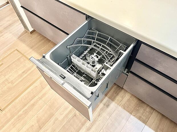 面倒なお片づけは食洗機にお任せ！家事の負担が減って、時間にも気持ちにもゆとりができます。