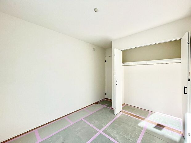 子供部屋にもおすすめな収納スペースたっぷりの居室