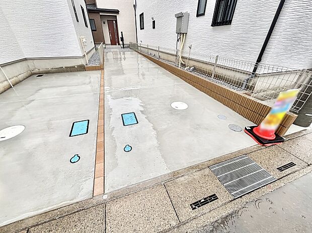 駐車2台可能!急なお客様の駐車に。また、ご家族の自転車スペースとしても大活躍。