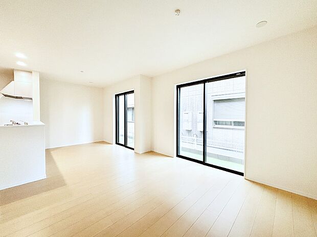 日当たりの良いリビング。お気に入りのグリーンを飾れば更に心地よさがアップ！