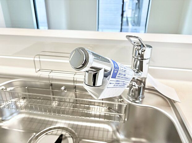 いつでも清潔なおいしいお水を。一つの水栓で水道水と浄水を使い分け。