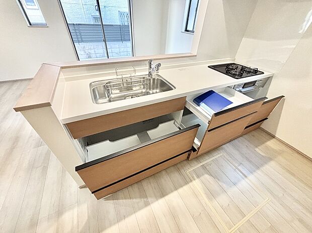 使いやすさを優先したスライド式収納タイプ！