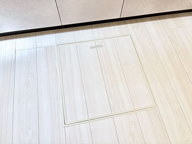 床下収納付き!日用品・非常用品の収納にも大活躍。