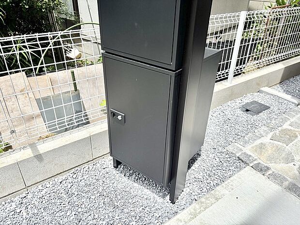 外観「宅配ボックス」時間を気にせず宅配物をいつでも安全に受け取れます。